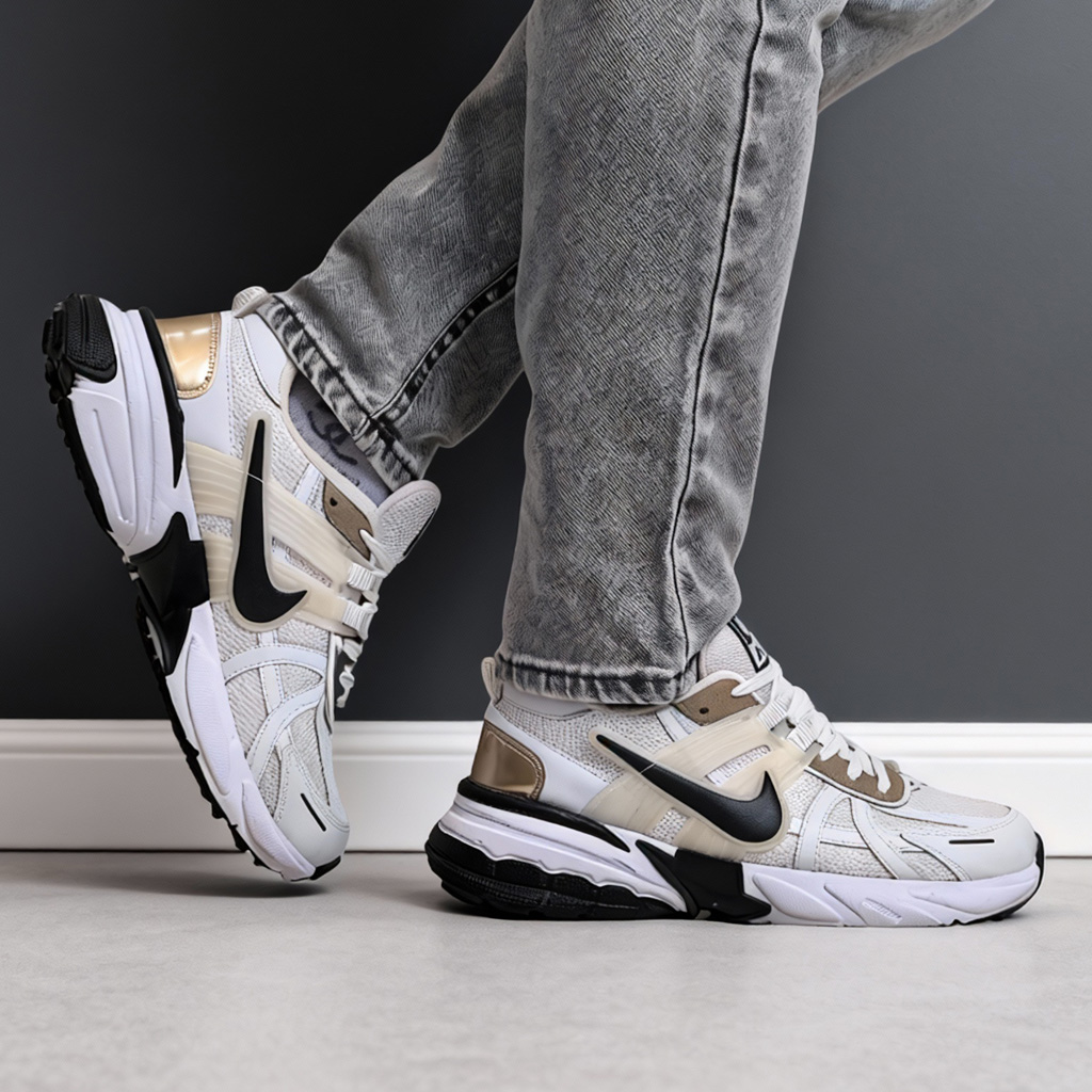 کفش مردانه اسپرت نایک V2K سفید مشکی