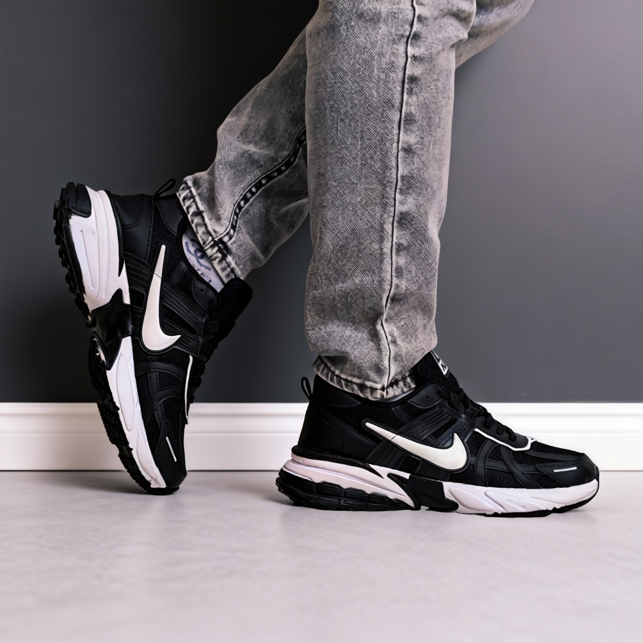 کفش مردانه اسپرت نایک V2K مشکی